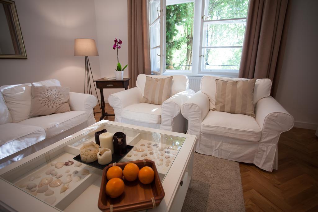 Business Appartements "Villa Muenz" Pula Exterior photo