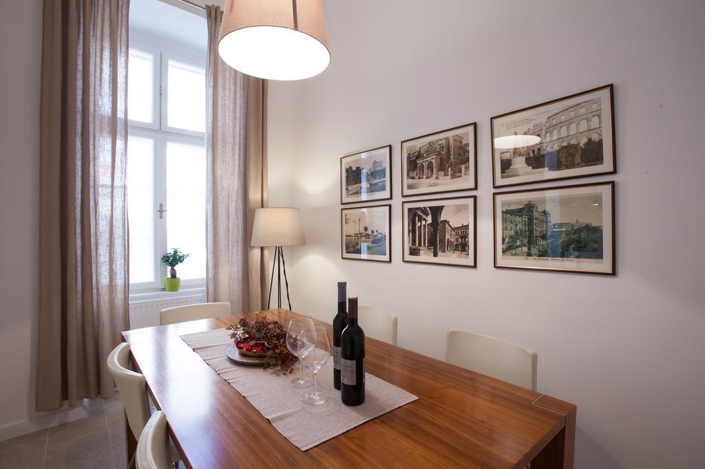 Business Appartements "Villa Muenz" Pula Exterior photo